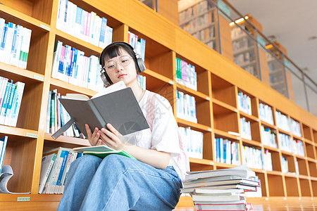 娱乐吃瓜酱中国人的爱国,中国人的爱国情怀与时代共鸣