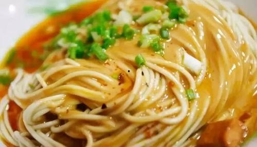 娱乐吃瓜酱面条哥,娱乐吃瓜界的风云人物