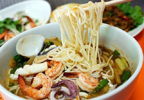 娱乐吃瓜酱面条视频,揭秘网红美食背后的故事